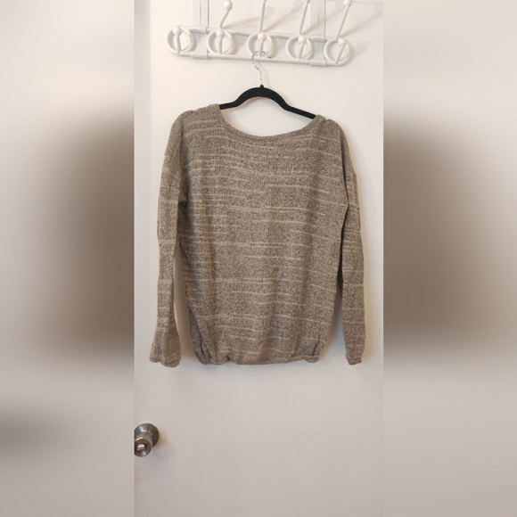 Knitted winter sweater top - Picture 2 of 2